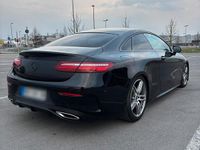 Gebraucht Mercedes E220 AMG 194 PS (142 kW) 2017 Schwarz Coupé