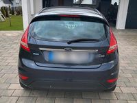 Gebraucht Ford Fiesta 92 PS (67 kW) 2010 Blau Kleinwagen