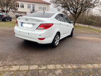 Gebraucht Hyundai Accent 107 PS (78 kW) 2012 Weiß Limousine