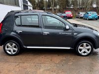 Gebraucht Dacia Sandero Stepway 84 PS (61 kW) 2012 Grau Kombi