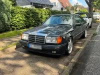 Gebraucht Mercedes 220 150 PS (110 kW) 1992 Schwarz Coupé
