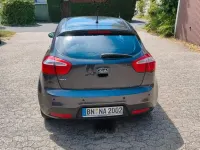 Gebraucht Kia Rio Attract 86 PS (63 kW) 2012 Grau Limousine