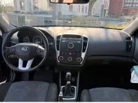 Gebraucht Kia Ceed 126 PS (92 kW) 2010 Schwarz Kleinwagen