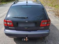 Gebraucht Volvo V40 115 PS (84 kW) 1997 Violet Kombi