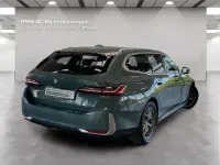 Gebraucht BMW 520 Sport Line 197 PS (144 kW) 2025 Grün Kombi