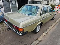 Gebraucht Mercedes 240 72 PS (52 kW) 1981 Grün Limousine