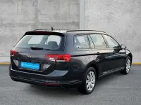 Gebraucht VW Passat Basis 150 PS (110 kW) 2022 Grau Kombi