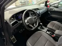 Gebraucht VW Touran Active 150 PS (110 kW) 2023 Deep black perleffekt Van / Kleinbus