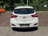 Gebraucht Hyundai i30 99 PS (72 kW) 2014 Weiß Limousine