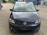 Gebraucht VW Touran Trendline 105 PS (77 kW) 2015 Blau Van / Kleinbus