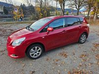 Gebraucht Toyota Verso Life 132 PS (97 kW) 2011 Rot Van / Kleinbus