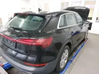 Second-hand Audi e-tron 300 kW (408 CP) 2023 Negru SUV