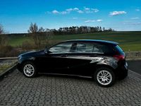 Gebraucht Mercedes A180 109 PS (80 kW) 2016 Schwarz Kleinwagen