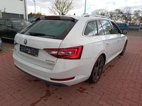 Gebraucht Skoda Superb Style 190 PS (139 kW) 2015 Moonweiss metallic Kombi