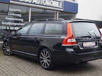 Gebraucht Volvo V70 Momentum 181 PS (133 kW) 2015 Schwarz Kombi