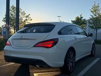 Gebraucht Mercedes CLA220 Shooting Brake 177 PS (130 kW) 2016 Weiß Kombi