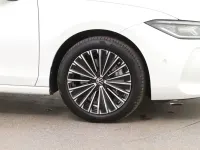 Gebraucht VW Passat Elegance 150 PS (110 kW) 2025 Oryxweiß perlmutteffekt Kombi