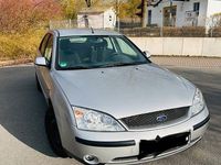 Gebraucht Ford Mondeo Ghia 125 PS (91 kW) 2003 Silber Limousine