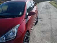 Gebraucht Hyundai i10 Style 67 PS (49 kW) 2015 Rot Kleinwagen