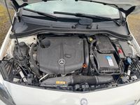 Gebraucht Mercedes B200 139 PS (102 kW) 2012 Weiß Van / Kleinbus