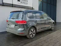 Gebraucht VW Touran Comfortline 150 PS (110 kW) 2025 Uranograu Van / Kleinbus