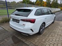 Gebraucht Skoda Octavia RS 200 PS (147 kW) 2022 Moonweiss metallic Kombi
