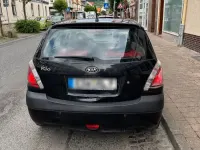 Gebraucht Kia Rio 71 PS (52 kW) 2008 Schwarz Kleinwagen