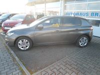 Gebraucht Peugeot 308 Active 131 PS (96 kW) 2017 Platiniumgrau/metall Limousine