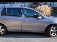 Gebraucht VW Golf VI 125 PS (91 kW) 2011 Grau Kleinwagen