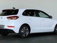 Neu Hyundai i30 101 PS (74 kW) 2025 Andere farbe Kleinwagen