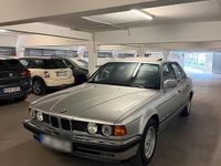 Gebraucht BMW 735 211 PS (155 kW) 1990 Silber Limousine