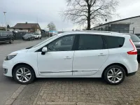 Gebraucht Renault Grand Scénic III Luxe 131 PS (96 kW) 2012 Weiß Van / Kleinbus