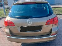 Gebraucht Opel Astra 110 PS (80 kW) 2014 Braun Kombi