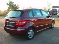 Gebraucht Mercedes B160 95 PS (69 kW) 2011 Rot Van / Kleinbus