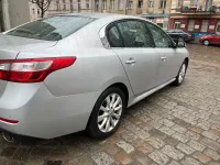 Gebraucht Renault Latitude Initiale 173 PS (127 kW) 2011 Silber Limousine