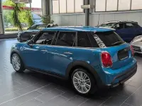 Używany Mini Cooper Classic 136 KM (100 kW) 2023 Niebieski Hatchback