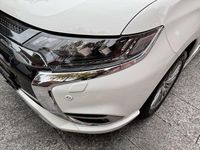 Gebraucht Mitsubishi Outlander P-HEV Plus 224 PS (164 kW) 2021 Weiß SUV