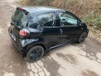 Gebraucht Toyota Aygo 68 PS (50 kW) 2012 Schwarz Kleinwagen