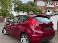 Gebraucht Ford Fiesta 62 PS (45 kW) 2009 Rot Kleinwagen