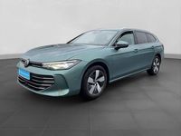 Gebraucht VW Passat IQ Drive 150 PS (110 kW) 2025 Grün Kombi