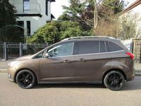 Gebraucht Ford Grand C-Max Titanium 150 PS (110 kW) 2015 Braun Van / Kleinbus
