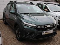 Neu Dacia Sandero Expression 91 PS (66 kW) 2025 Zedergrün Kleinwagen