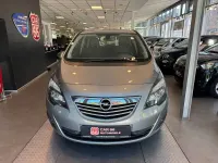 Gebraucht Opel Meriva Innovation 101 PS (74 kW) 2011 Silber Van / Kleinbus