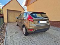 Gebraucht Ford Fiesta Champions Edition 82 PS (60 kW) 2012 Braun Limousine