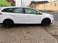 Gebraucht Ford Focus 125 PS (91 kW) 2016 Weiß Kombi