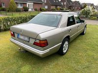 Gebraucht Mercedes E230 132 PS (97 kW) 1992 Braun Limousine