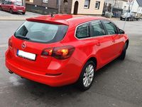 Gebraucht Opel Astra Innovation 165 PS (121 kW) 2012 Rot Kombi