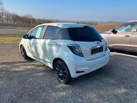 Gebraucht Toyota Yaris Edition 101 PS (74 kW) 2014 Weiß Kleinwagen