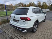 Gebraucht VW Tiguan Allspace Elegance 150 PS (110 kW) 2022 Weiß SUV