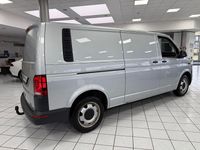 Gebraucht VW Transporter 150 PS (110 kW) 2020 Silber Van